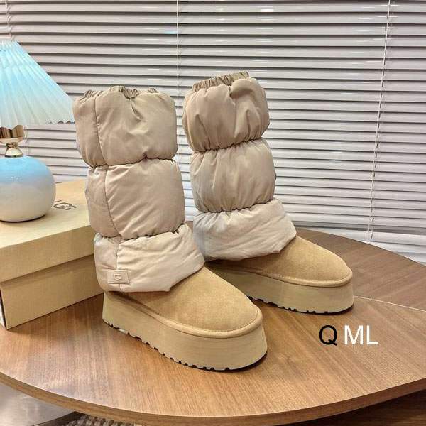 Picture of UGG Shoes _SKUUGGsz35-40ML111219793